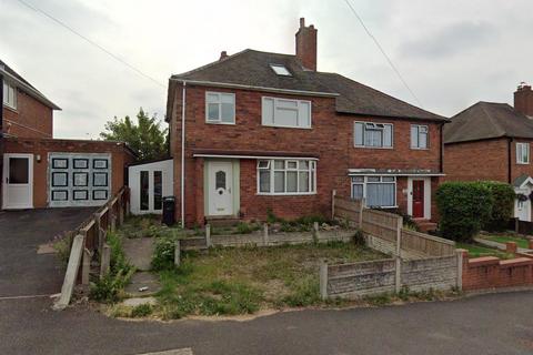 4 bedroom semi-detached house to rent, Ellowes Road, Dudley