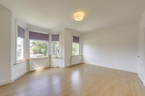 2 bedroom flat for sale, Wellmeadow Road, Hither Green, London, SE13