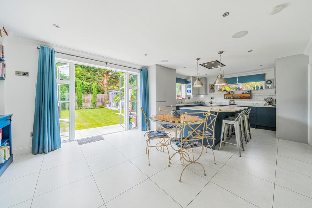 Kitchen/Breakfast Rm