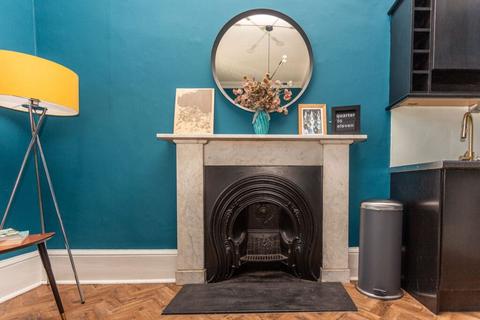 137/1 Easter Road, Edinburgh, EH7 5QA