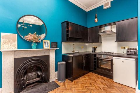 137/1 Easter Road, Edinburgh, EH7 5QA