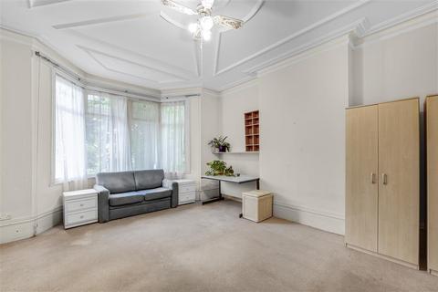 7 bedroom semi-detached house for sale, Old Oak Road, W3