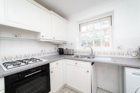 4 bedroom end of terrace house for sale, West Street, Faversham, ME13