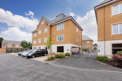 2 bedroom ground floor flat for sale, Kenyon Way, Langley SL3