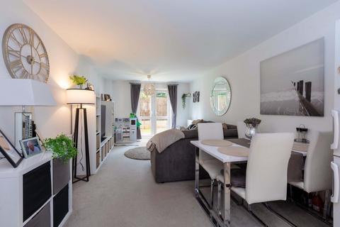 undefined, Kenyon Way, Langley SL3