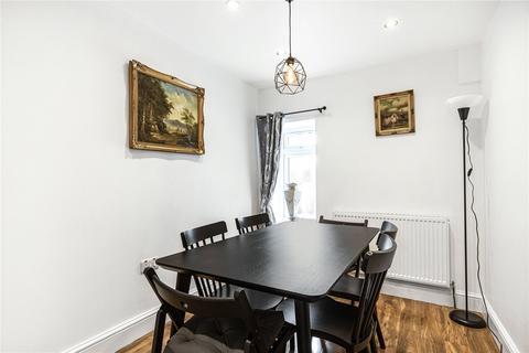 4 bedroom end of terrace house to rent, Grove Crescent Road, London, E15