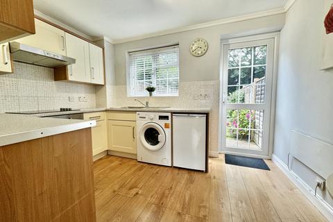 2 bedroom terraced house for sale, Hungerford Close, Sandhurst, Berkshire