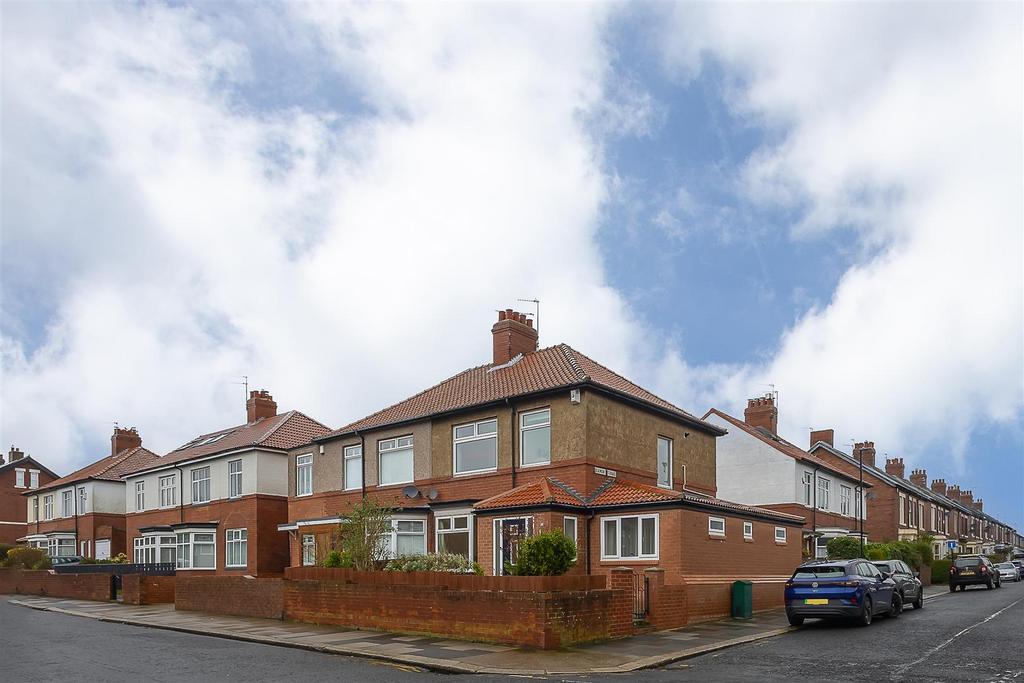 Church Road, Gosforth, Newcastle upon... 3 bed semidetached house for