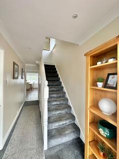 32 Broadley Drive, Torquay, TQ2 6UE