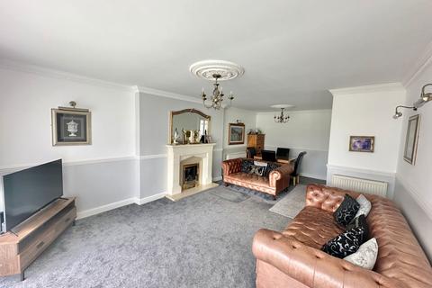 32 Broadley Drive, Torquay, TQ2 6UE