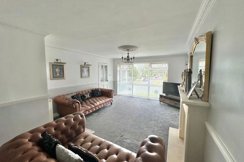 32 Broadley Drive, Torquay, TQ2 6UE