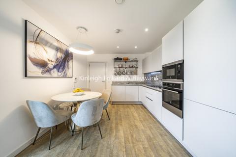 2 bedroom apartment to rent, Bailey Street London SE8