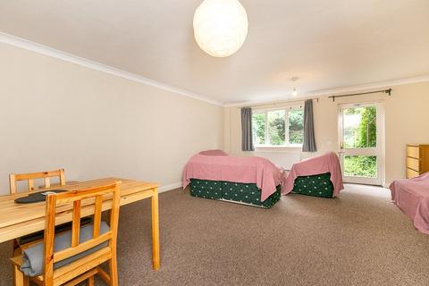 1 Silver Birch Close, London, SE6 4RS
