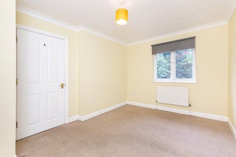 1 Silver Birch Close, London, SE6 4RS