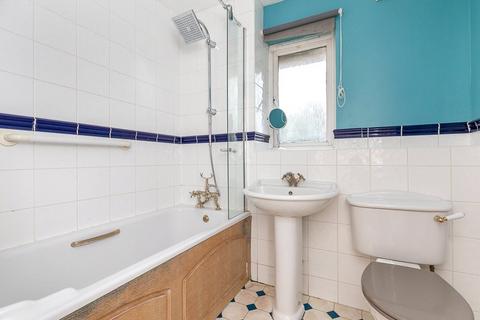 1 Silver Birch Close, London, SE6 4RS