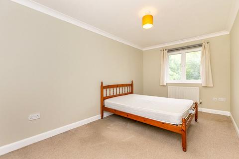 1 Silver Birch Close, London, SE6 4RS