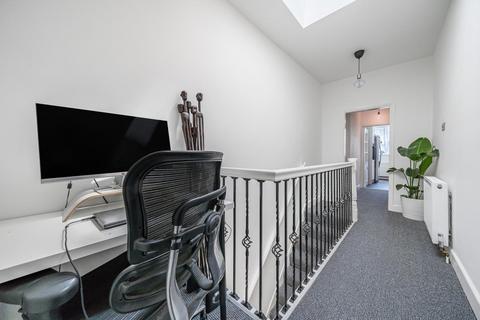 43 Fairlight Road, London, SW17 0JE