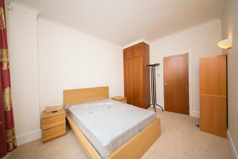 2 bedroom apartment to rent, West Block, London SE1