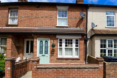 2 bedroom terraced house to rent, Victoria Road, Brentwood CM14