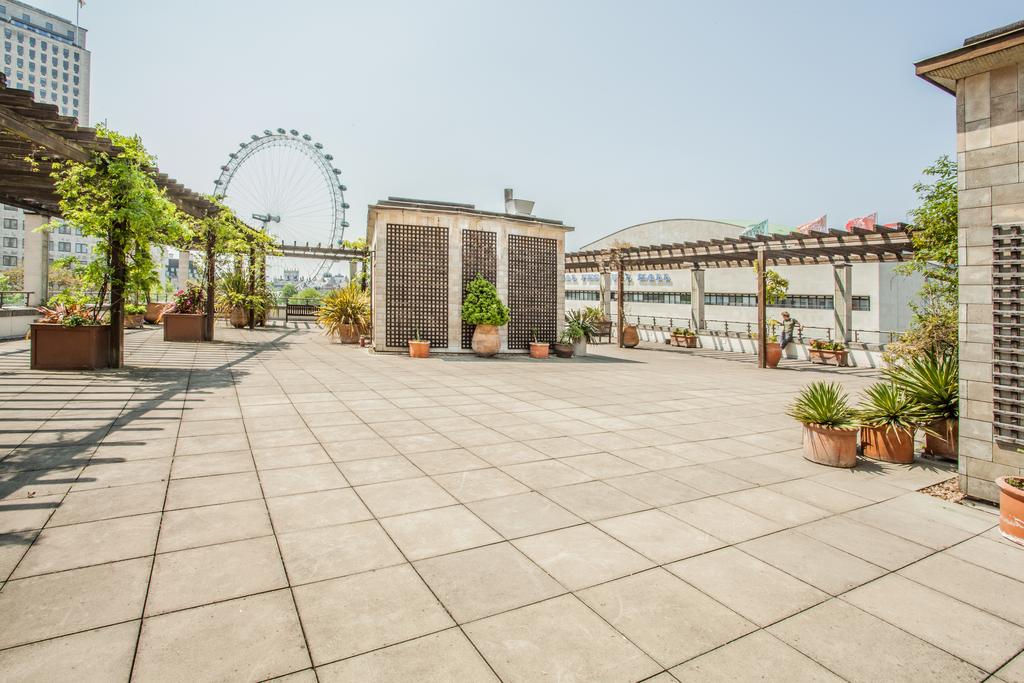 Roof terrace