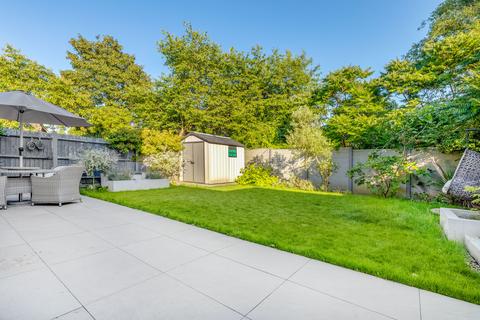 104 Orme Road, Kingston Upon Thames, KT1 3SB