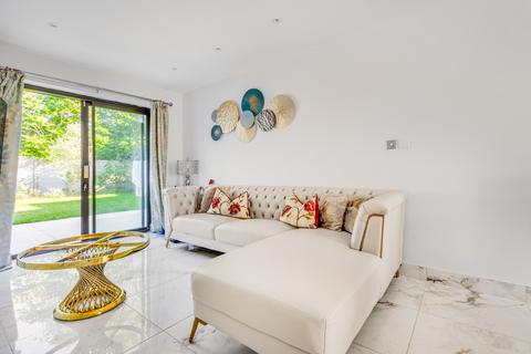 104 Orme Road, Kingston Upon Thames, KT1 3SB