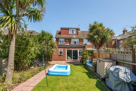 4 bedroom semi-detached house for sale, Sunbury-on-Thames,  Surrey,  TW16