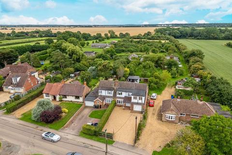 4 bedroom semi-detached house for sale, Avenue Road, Rushden NN10