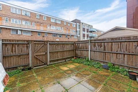 3 bedroom maisonette for sale, London E3