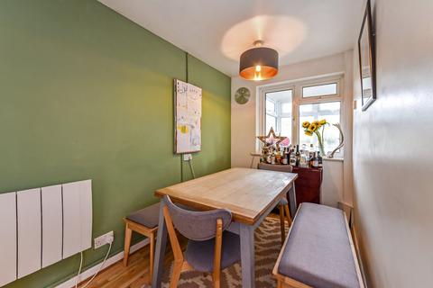 37 Garden Close, Lyndhurst, SO43 7DW