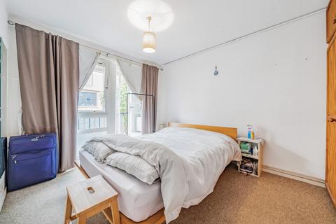 19b Ilminster Gardens, London, SW11 1PJ