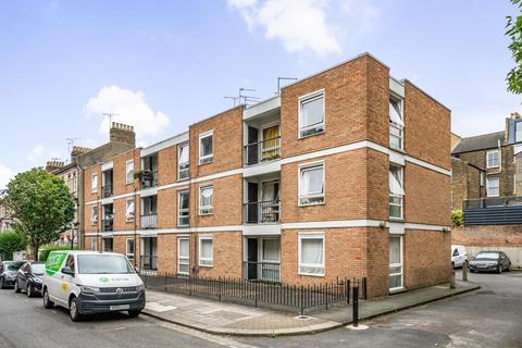 19b Ilminster Gardens, London, SW11 1PJ