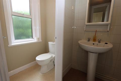 Flat 3, 23 Birdhurst Rise, South Croydon, CR2 7EG