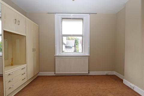 Flat 3, 23 Birdhurst Rise, South Croydon, CR2 7EG