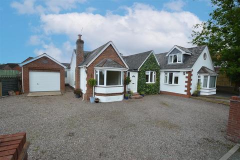 4 bedroom detached bungalow for sale, David Avenue, Pontesbury, SY5 0QB