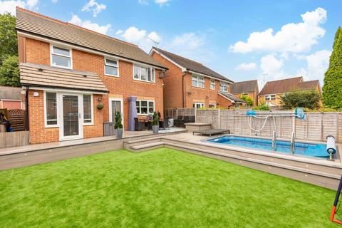 4 bedroom detached house for sale, Severn Road, Crawley RH10