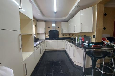 6 bedroom property to rent, Craven Gardens, Barkingside