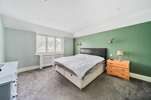 29 Bourneside Road, Addlestone, KT15 2HZ