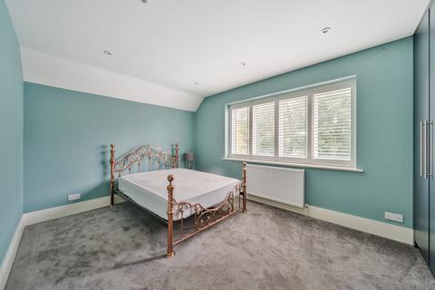 29 Bourneside Road, Addlestone, KT15 2HZ