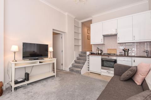 1 bedroom flat to rent, Nevern Square Earls Court SW5