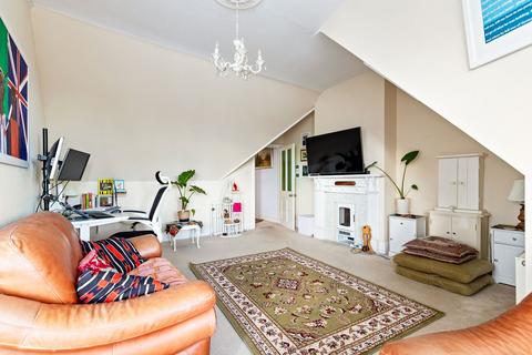 2 bedroom flat for sale, Earls Avenue, Folkestone, CT20
