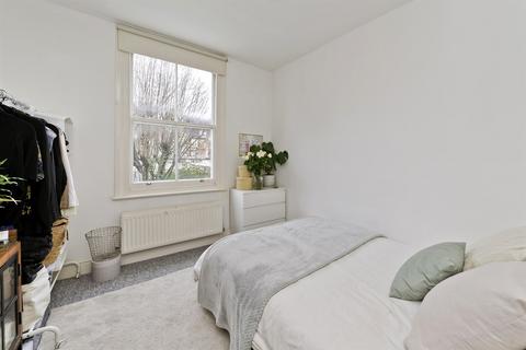 2 bedroom flat for sale, St Helens Gardens, London, W10