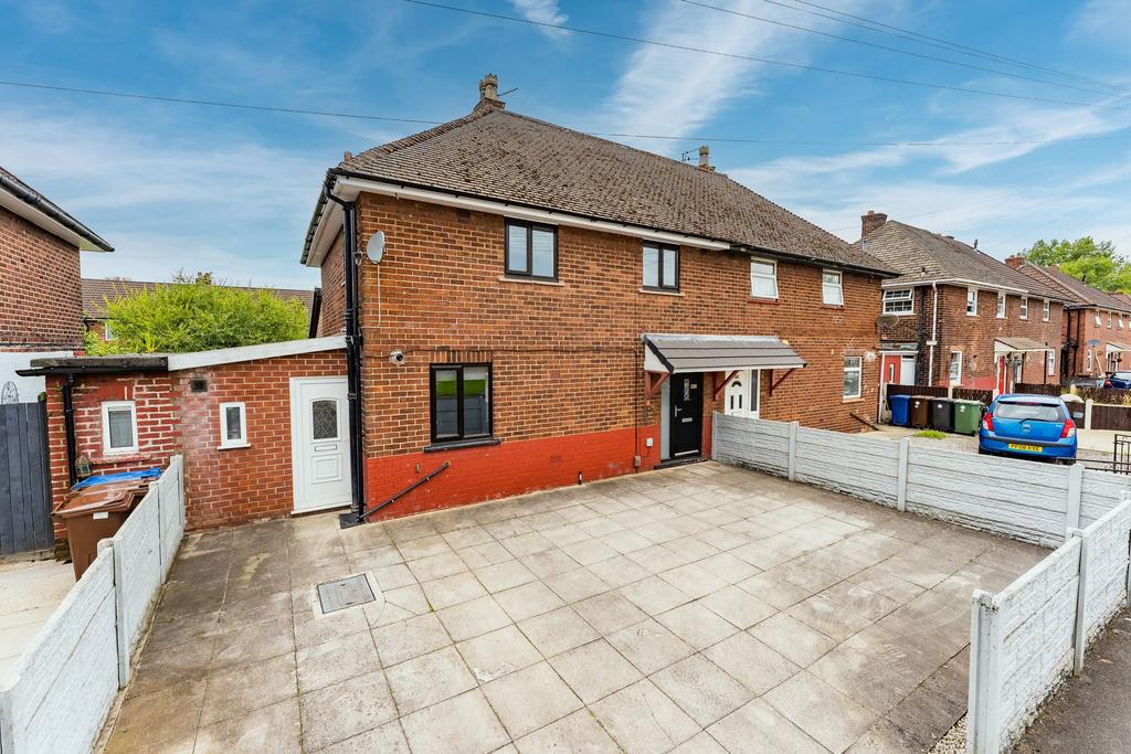 Greenfield Avenue, Ince, WN2 4 bed semi-detached house - £175,000