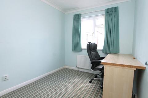 11 Darbys Close, Oakdale, Poole, BH15 3DJ