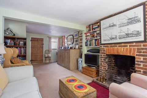 4 Sandrock, Haslemere, GU27 2PS