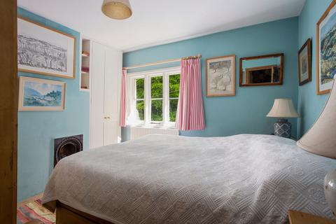 4 Sandrock, Haslemere, GU27 2PS