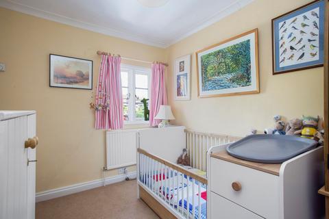 4 Sandrock, Haslemere, GU27 2PS