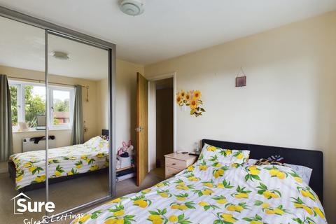 16 Fairhill, Hemel Hempstead, HP3 9UU