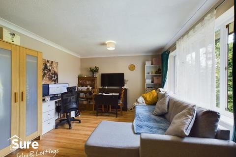 16 Fairhill, Hemel Hempstead, HP3 9UU