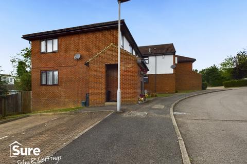 16 Fairhill, Hemel Hempstead, HP3 9UU